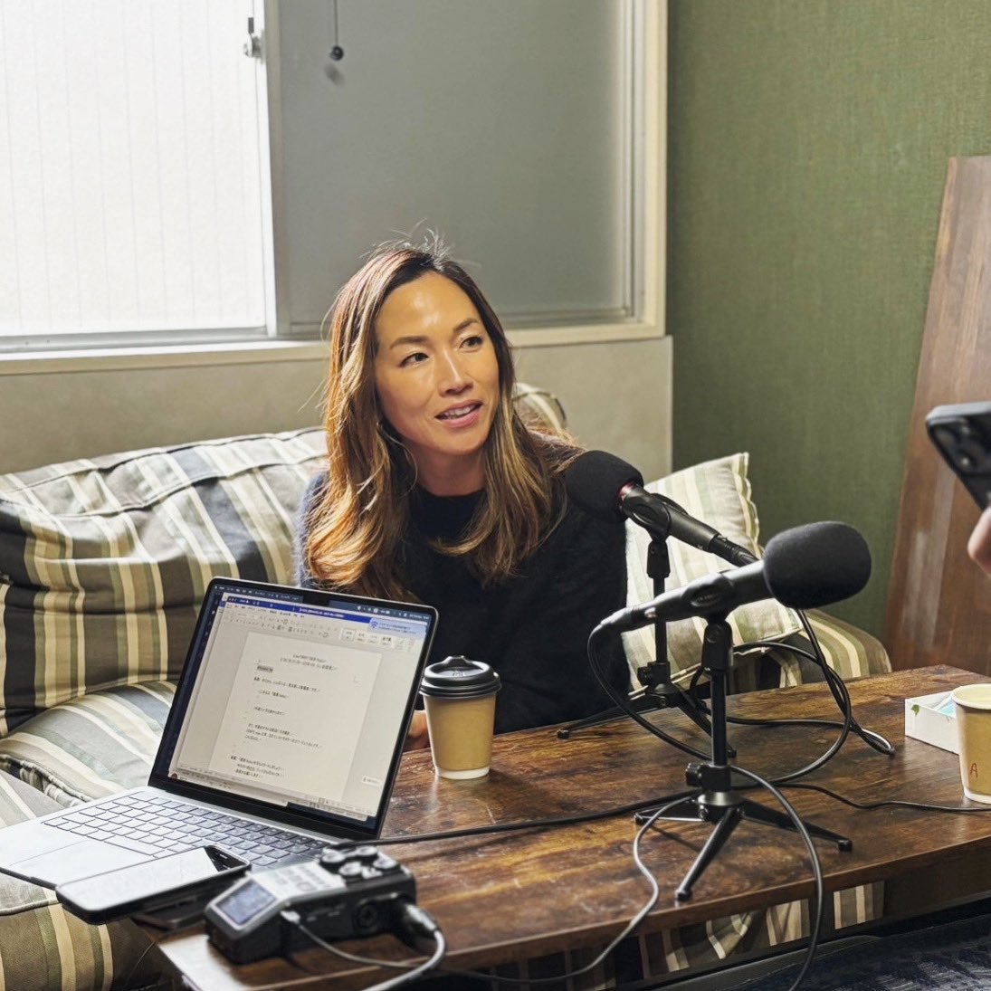 Guest:  IGNITE yoga 主宰、ヨガインストラクターのコウ・ジュリさん ①