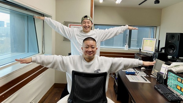 #97 右肩にニワトリ、左肩に長田母