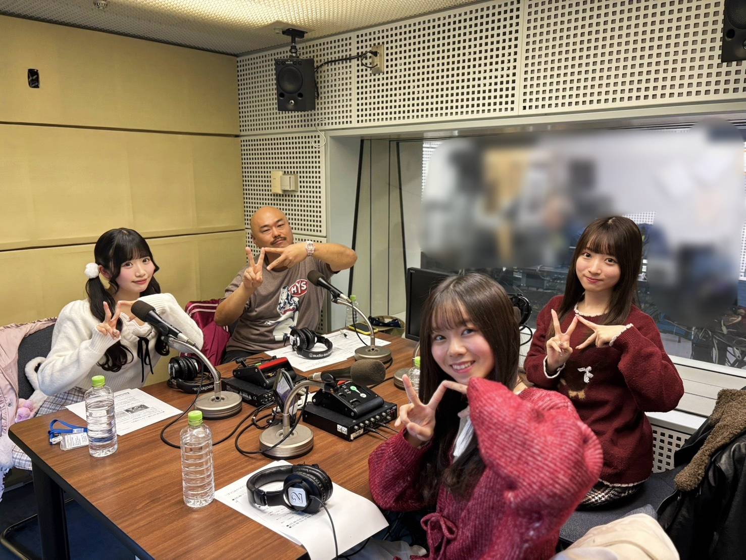 安田大サーカス クロちゃん、22/7 河瀬詩さん、椎名桜月さん、望月りのさんの話を盗み聞き・・・初詣の列で並んでいるときに聞いてほしいトーク！！