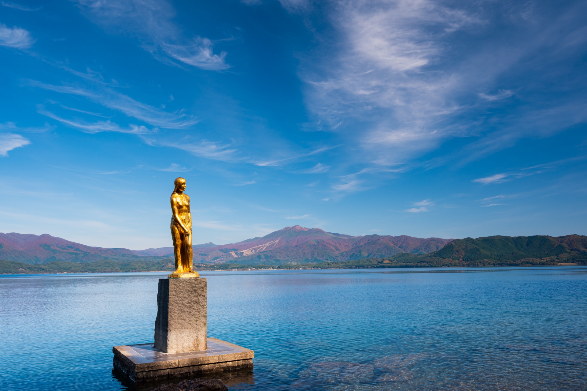 田沢湖_たつこ像2.jpg
