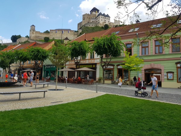 9月16日(金)スロバキア「スロバキアの民族問題」