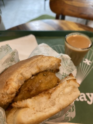 2022年7月7日 （木） ムンバイ「ワラパオ」