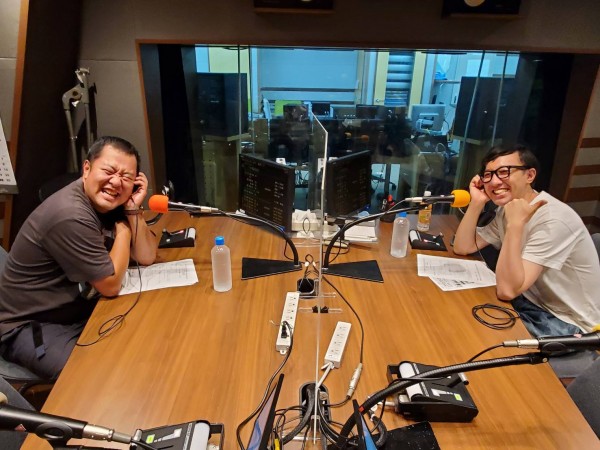 とにかく明るい安村さんとおいでやすこが・こがけんさんの話を盗み聞き・・・仕事の話やお土産の話と「LIVE STAND22-23」をちょっと告知！