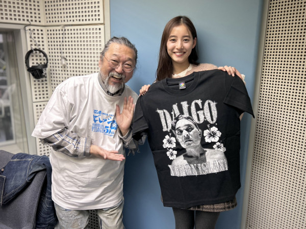 村上隆さんと、新木優子さんの話を盗み聞き・・・