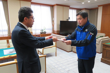 馳石川県知事へのJFN募金の目録贈呈②_20240411.jpg