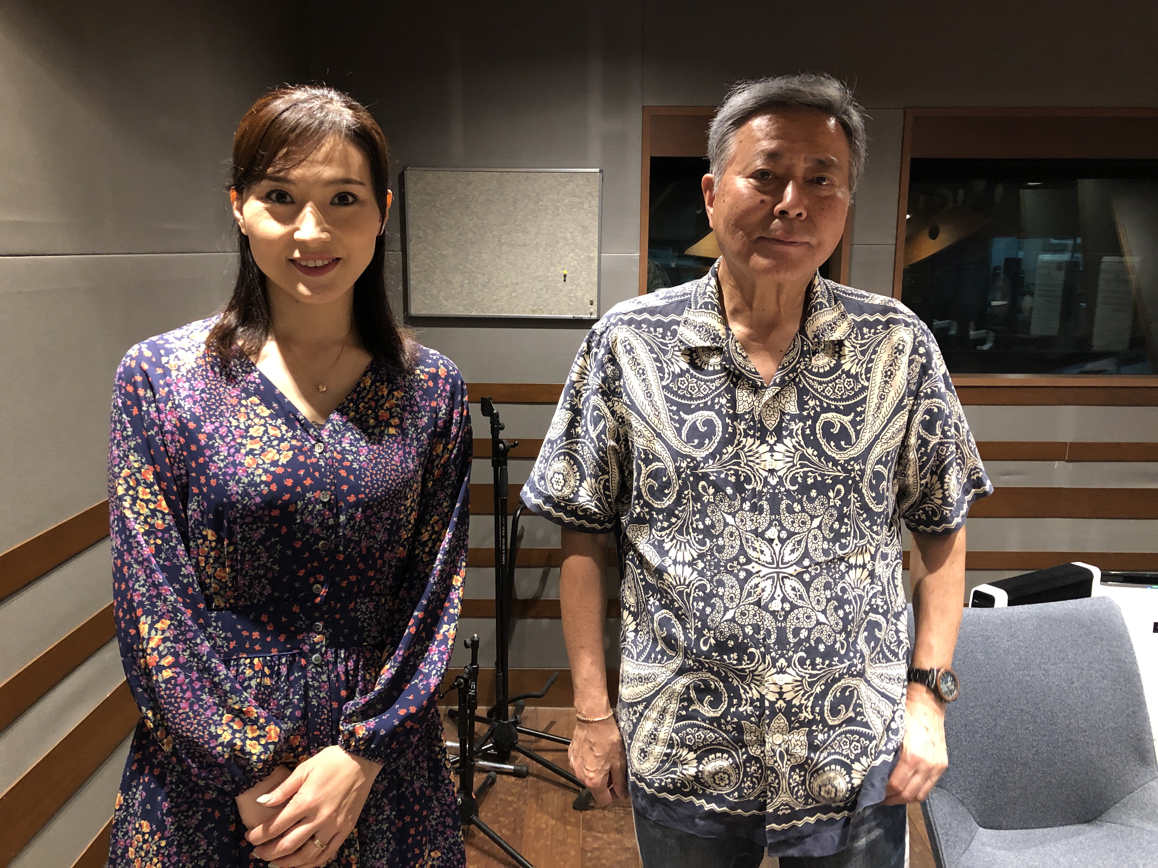 金子恵美さんと小倉智昭さんの話を盗み聞き・・・「なんでこんな堅い話をしちゃったんだろう・・・」（金子さん）深夜のBARで『とくダネ！』の裏話から『政治』まで様々なトークが展開！