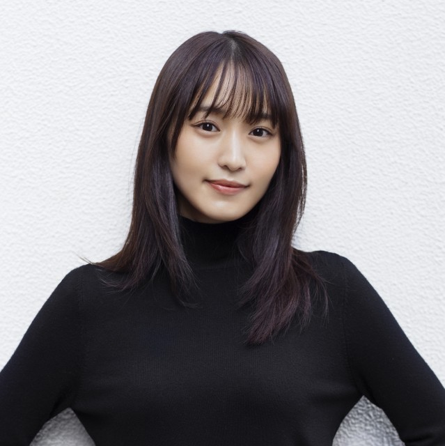 菅井友香_宣材写真.jpg