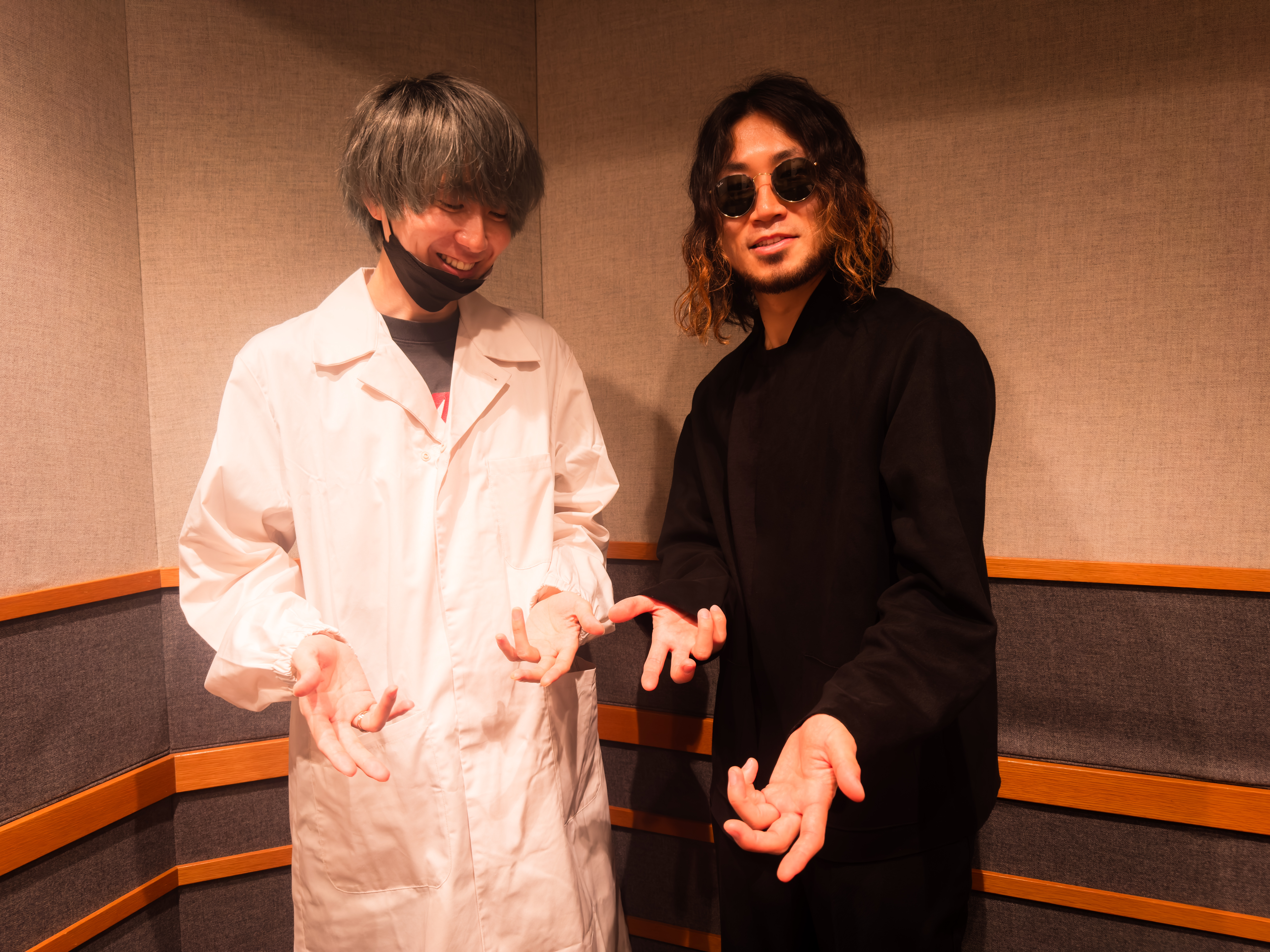 「オイヤマさんの結婚式行く？」