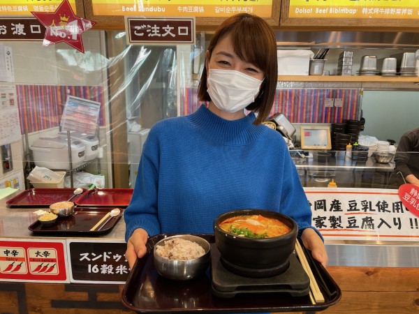 魚介のスープが太麺に絡んで美味しい！　新東名高速道路　ネオパーサ清水「スンドゥブラーメン」
