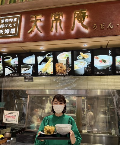 かき揚げが大きすぎる！？パサール守谷 上り「帆立貝柱のかき揚げうどん」