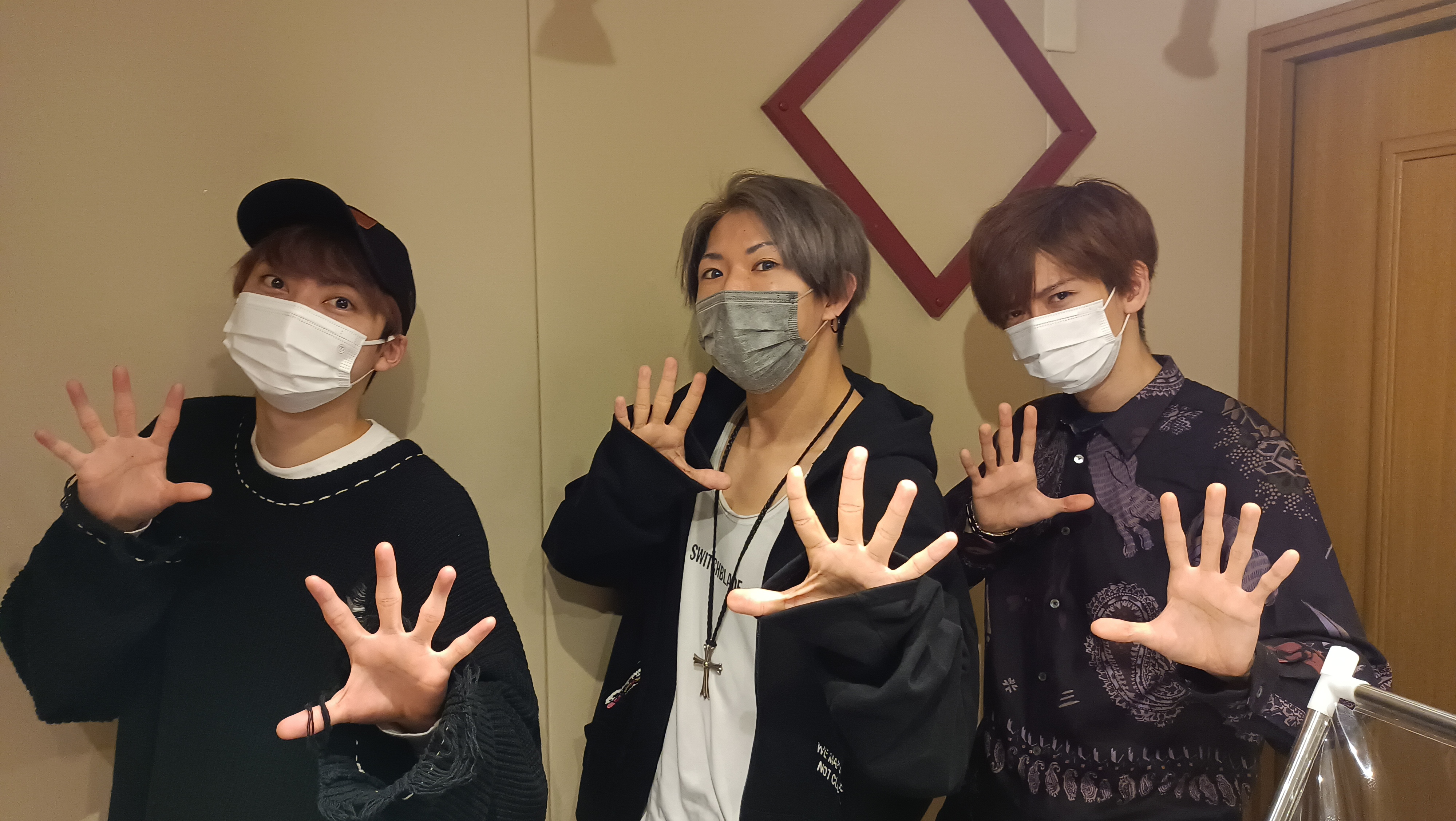 超特急・リョウガさん＆ユーキさんとゴールデンボンバー・歌広場淳さんの話を盗み聞き・・・仲のいい先輩と後輩による深夜のセンスとセンスのぶつかり合い