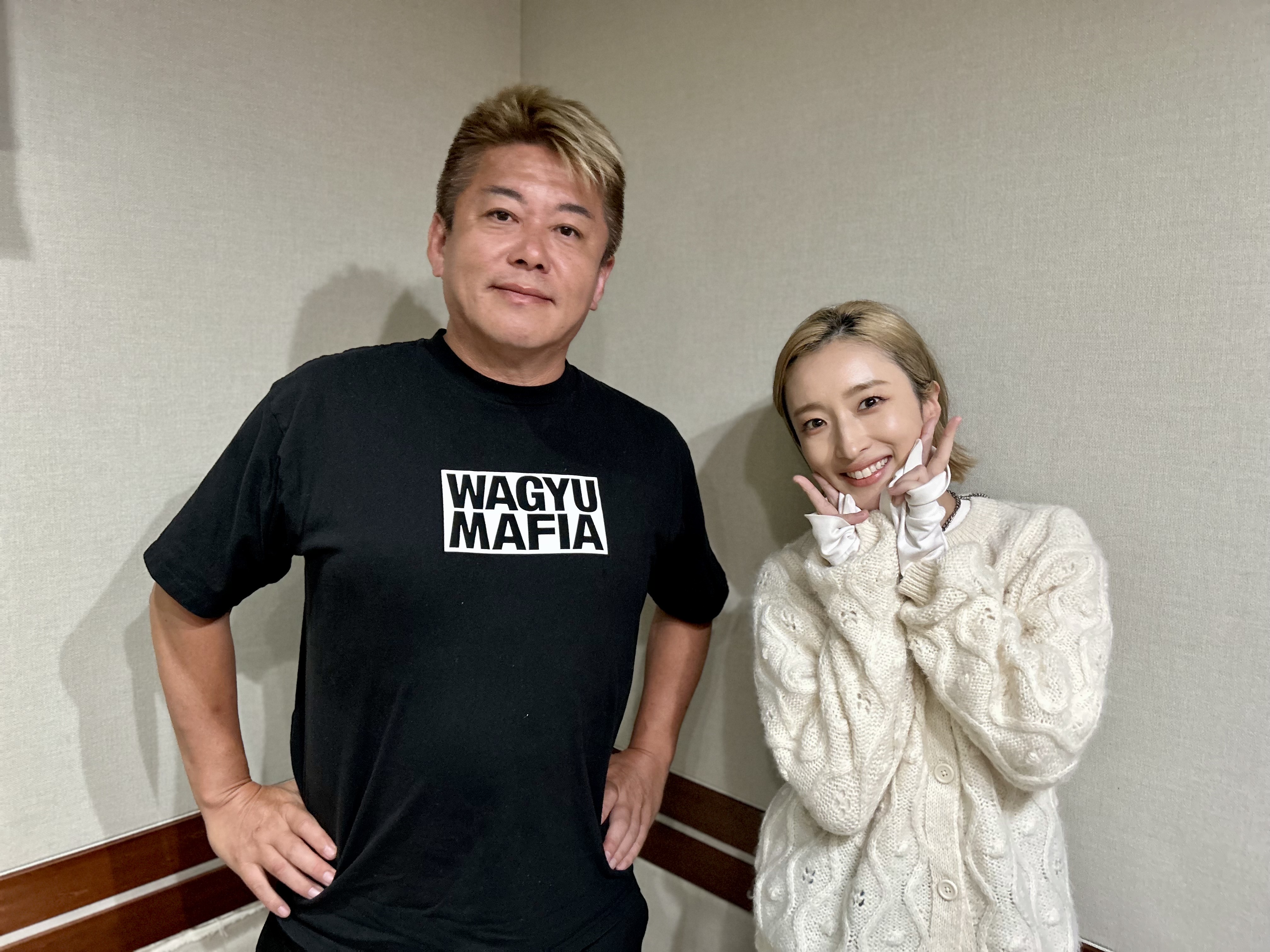 水曜日の常連客 堀江貴文さんと、俳優：梅田彩佳さんの話を盗み聞き・・・深夜にテンション高めなビジネストーク！