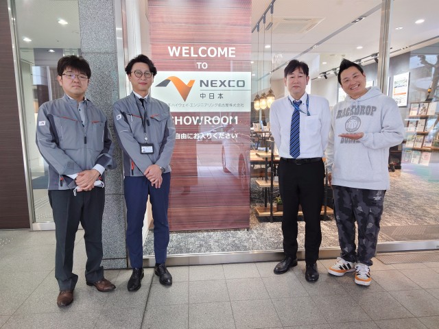 エンジ名古屋さん記念写真.JPG