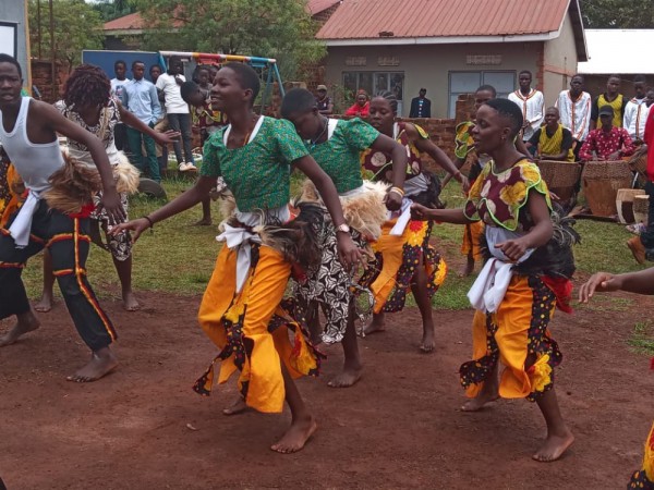 11月17日(木)　東アフリカの国・ウガンダ『バガンダ・ダンス』