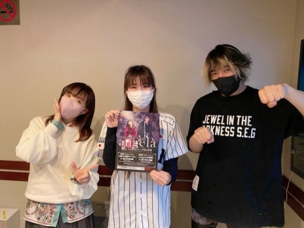 3月21日、28日の配信『彩音ん家』はangela登場！