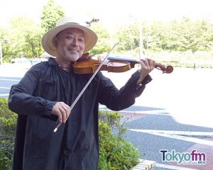 美智子さまと過ごした皇居での思い出と、西麻布で見つけた100年前の異国の人々を想うシャツと。