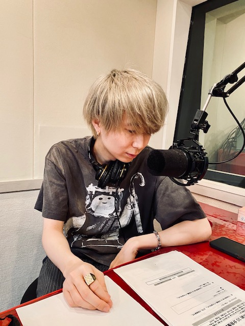 ハーブティーか、水。